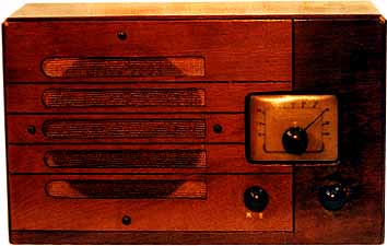 �����ǌ^122����M�@